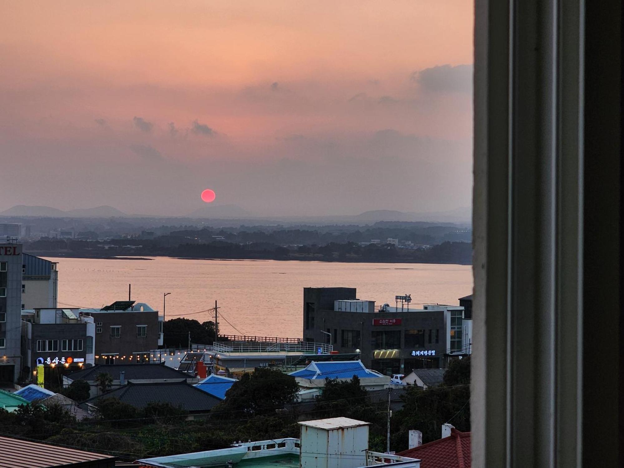 Pureun Jeju Pension Сеогвипо Стая снимка