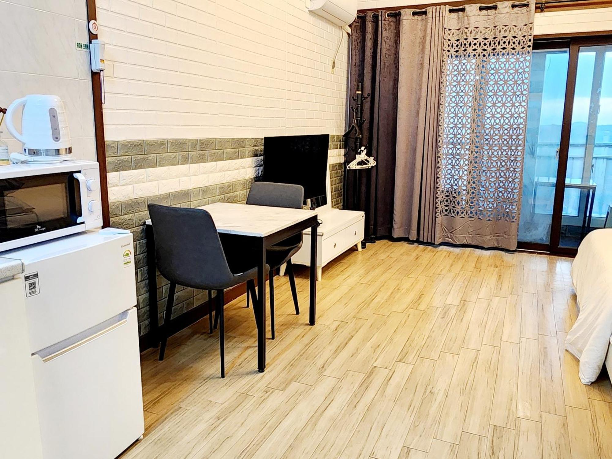 Pureun Jeju Pension Сеогвипо Екстериор снимка