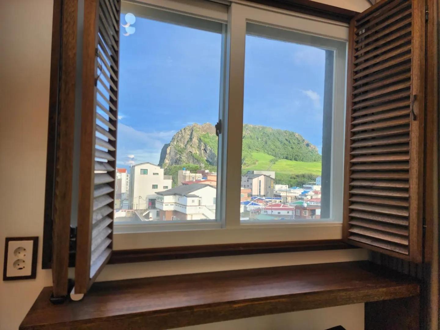 Pureun Jeju Pension Сеогвипо Екстериор снимка