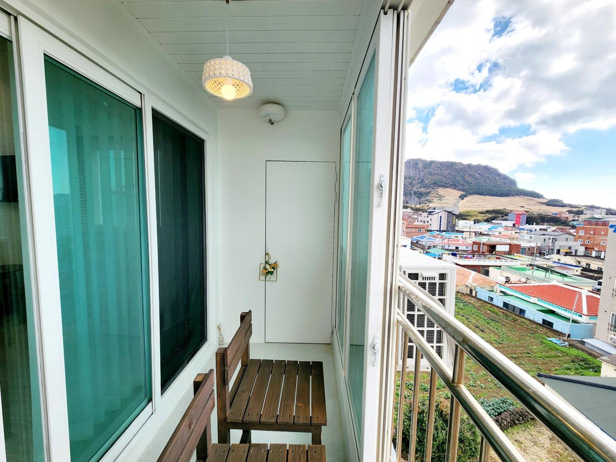 Pureun Jeju Pension Сеогвипо Екстериор снимка