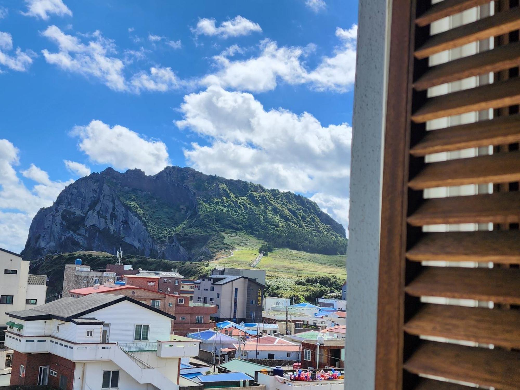 Pureun Jeju Pension Сеогвипо Екстериор снимка