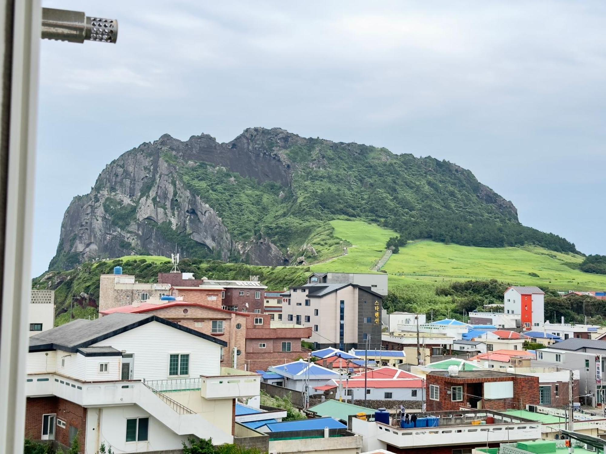 Pureun Jeju Pension Сеогвипо Екстериор снимка