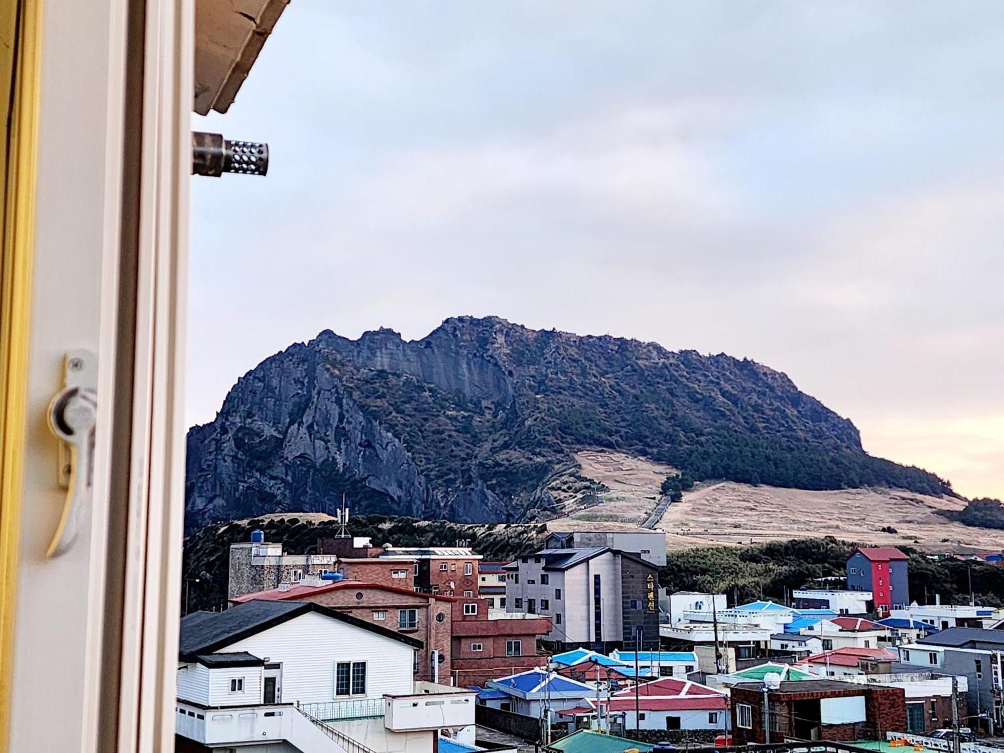 Pureun Jeju Pension Сеогвипо Екстериор снимка